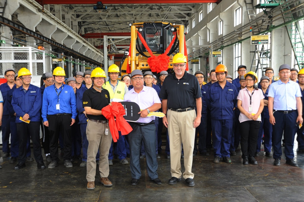 Выпущен 2000-й бульдозер SEM Выпущен 2000-й бульдозер SEM