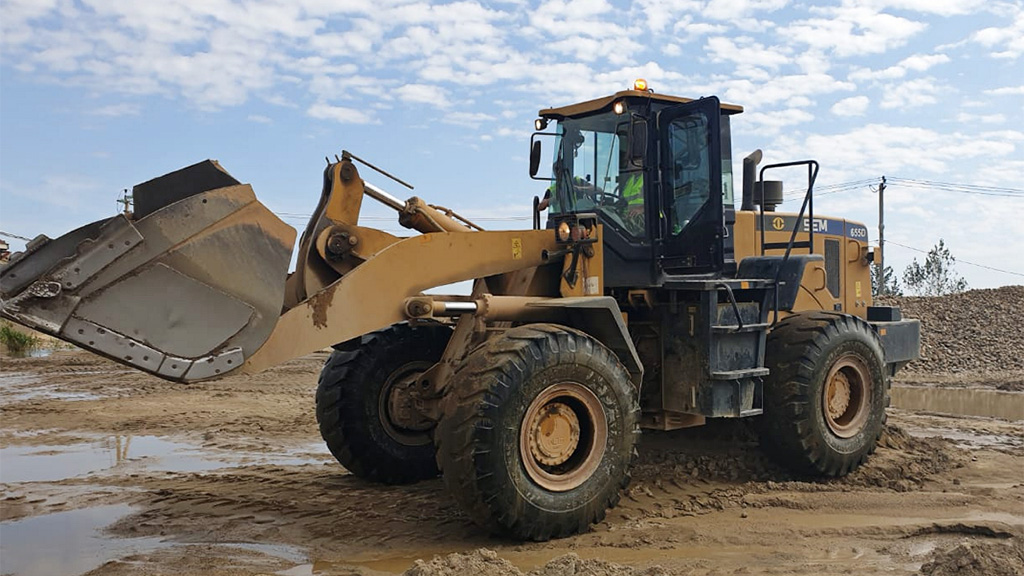 бульдозер SEM.jpg бульдозер SEM.jpg