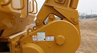 Бульдозер SEM 816D лесного применения